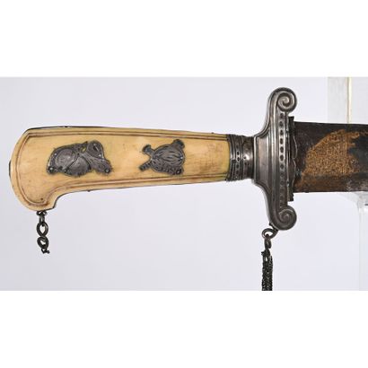 DAGUE DE CHASSE LOUIS XV à poignée en os...