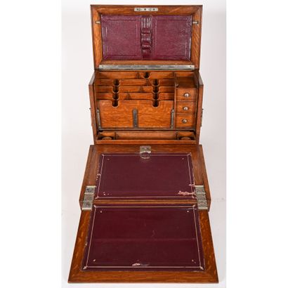 ORIGINAL TRAVEL WRITER BOX in oak. The top...