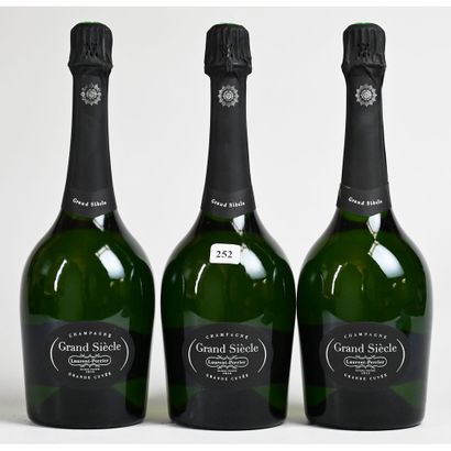 3 Btles Champagne GRAND SIECLE, Grande Cuvée,...