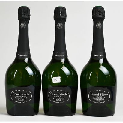 3 Btles Champagne GRAND SIECLE, Grande Cuvée,...