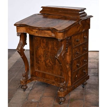 PETIT BUREAU DAVENPORT en placage de ronce...
