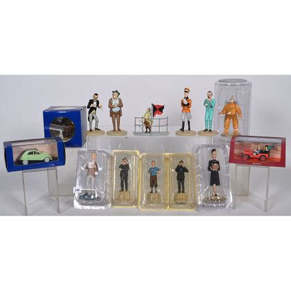 LOT de figurines de héros des aventures de...