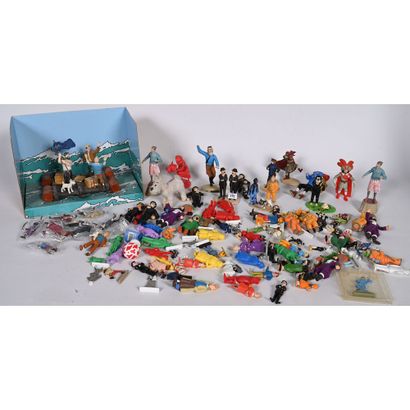 FORT LOT DE FIGURINES de petites tailles...
