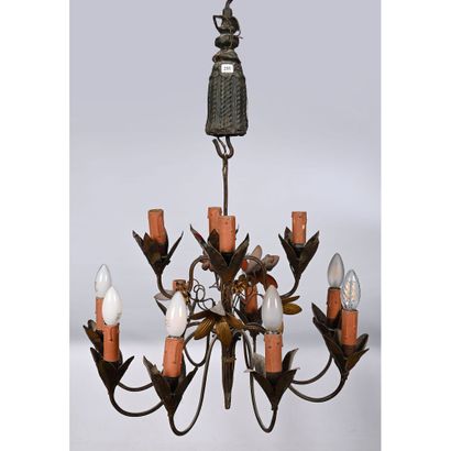 LUSTRE en métal patiné à 10 lumières. H.73...
