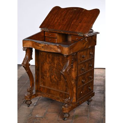 PETIT BUREAU DAVENPORT en placage de ronce...
