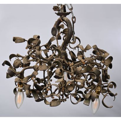 LUSTRE en métal à 3 lumières dans des feuillages...