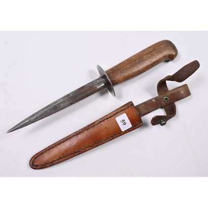 COUTEAU DE COMBAT Coutrot n° 6 G Page. Fourreau...