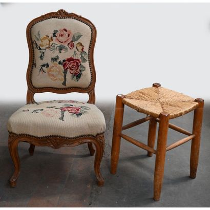 CHAISE DE VEILLEE DE STYLE LOUIS XV. On y...