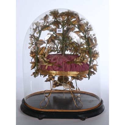 JOLIE JARDINIERE sous globe à montures en...