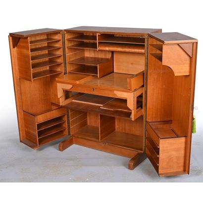 BUREAU CABINE dite « Magic Box » en bois...