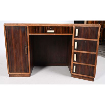 BUREAU ART DECO de forme géométrique en placage...