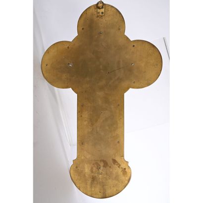 GRAND CRUCIFIX en bronze et émaux cloisonnés...