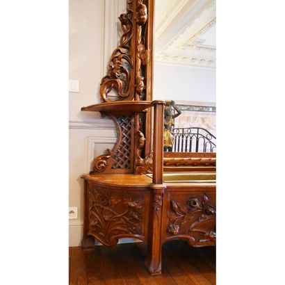 SPECTACULAIRE MEUBLE ART NOUVEAU formant...