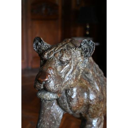 VASSYL. «Reprise de la chasse». Bronze original....