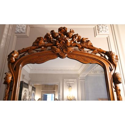 SPECTACULAIRE MEUBLE ART NOUVEAU formant...