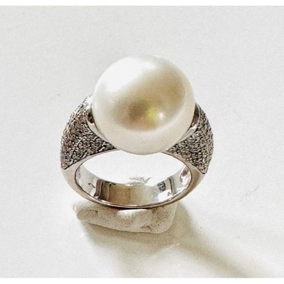 DOME RING in white gold 750°/°° set with...