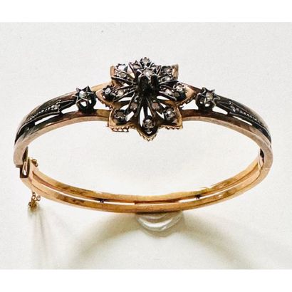 NAPOLEON III. Rigid opening bracelet in 750°/°°...