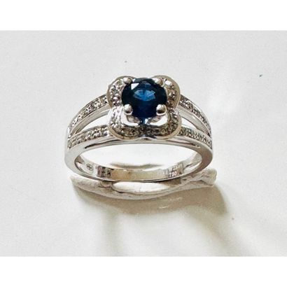MAUBOUSSIN. Ring in 750°/°° white gold set...
