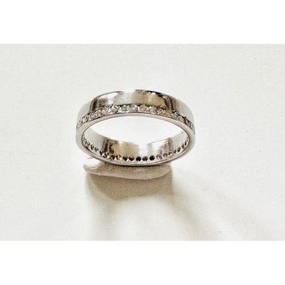 ALLIANCE in white gold 750°/°° set with a...