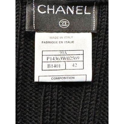 CHANEL. Twin set in wool and silk textured...