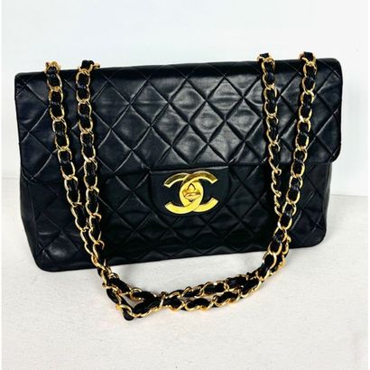 CHANEL. 1996. Timeless maxi Jumbo shoulder...
