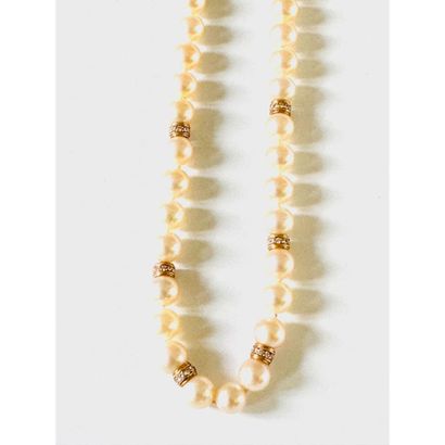 NECKLACE 1 strand of cultured pearls (Ø.7,6mm)...