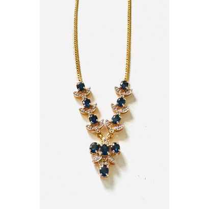 COLLIER en or jaune 750°/°° maille tressée...