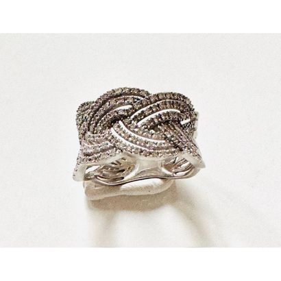 RING in white gold 750°/°° set with a braid...
