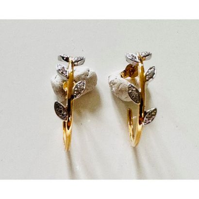 CREOLES EARRINGS in gold 375°/°° decorated...