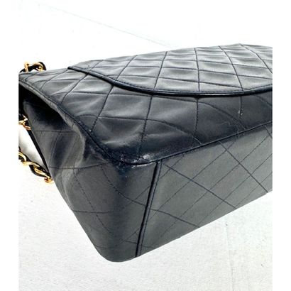 CHANEL. 1996. Timeless maxi Jumbo shoulder...