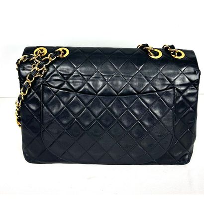 CHANEL. 1996. Timeless maxi Jumbo shoulder...