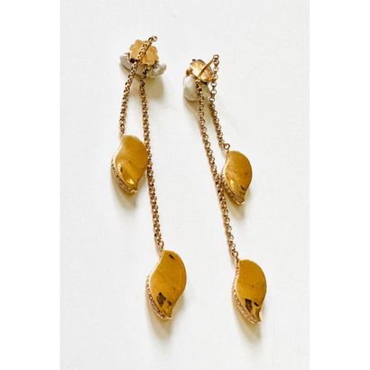 PAIR OF EARRINGS in yellow gold 750°/°° with...