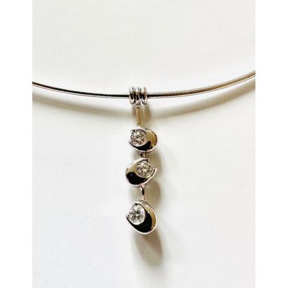 COLLAR in white gold 750°/°° set with a line...