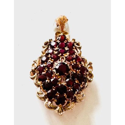 NAPOLEON III. Pendentif-broche en or jaune...