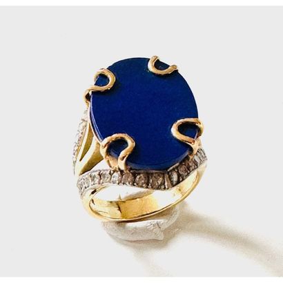 BAGUE chevalière en or jaune 585°/°° ornée...