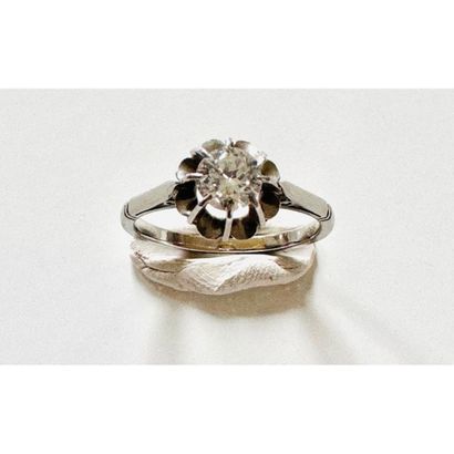 Solitaire platinum ring set with a 0ct40...
