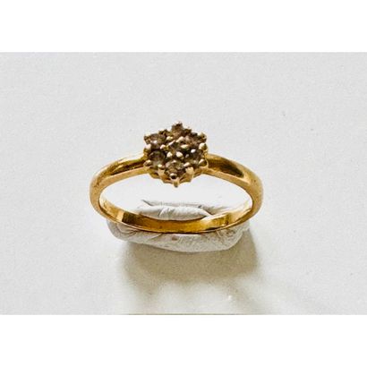 750°/°° white gold flower ring set with 7...