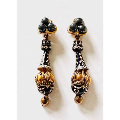 PAIRE DE CLIPS D’OREILLES en or jaune 750°/°°...