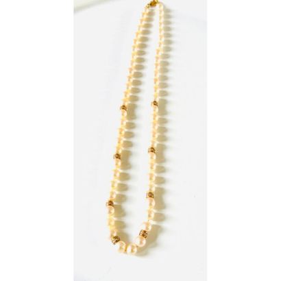 NECKLACE 1 strand of cultured pearls (Ø.7,6mm)...