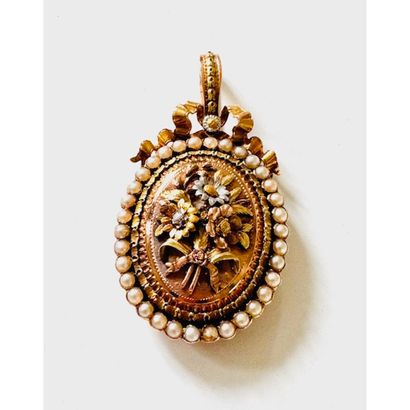 NAPOLEON III. 3 gold 750°/°° oval pendant...
