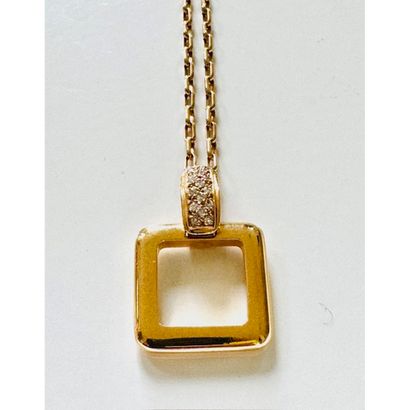 Square hollowed-out pendant in 750°/°° yellow...