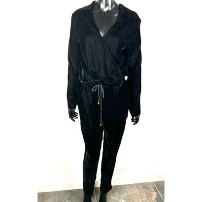 Vanessa BRUNO. Pantsuit in black velvet pane....