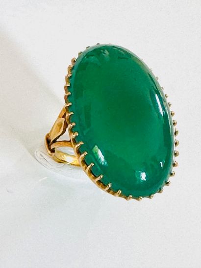 IMPORTANT RING in yellow gold 750°/°° set...