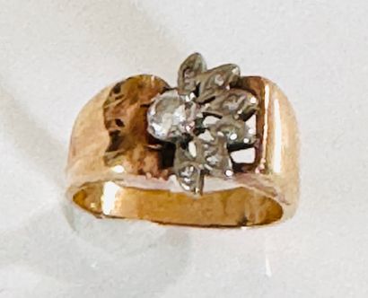 BAGUE 2 ors 375°/°° ornée d’un diamant taille...