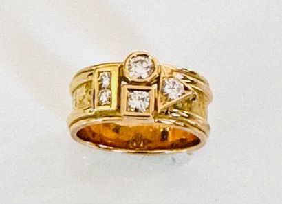 Belt ring in yellow gold 750°/°° set with...