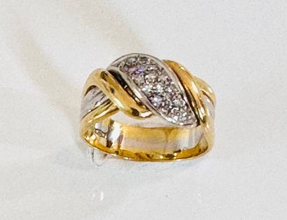 BAGUE 2 ors 750°/°° sertie d’une ligne sinueuse...