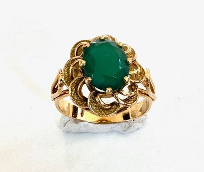 BAGUE en or jaune 750°/°° ajouré ornée d’une...