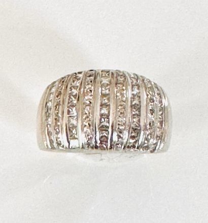Rhodium-plated 750°/°° white gold band ring...