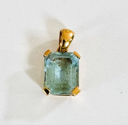PENDANT in yellow gold 750°/°° set with a...