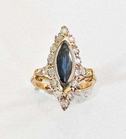 1940. Yellow gold 750°/°° marquise ring set...